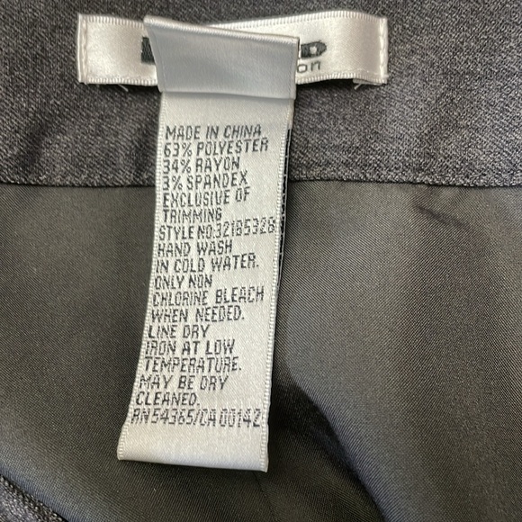 Stunning detailed skirt. - Picture 3 of 4